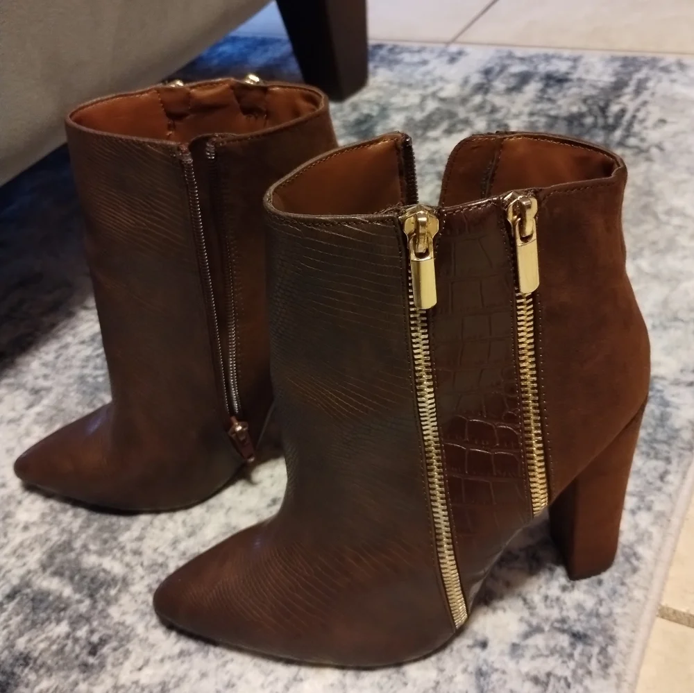 Boot - Picture 2 of 3